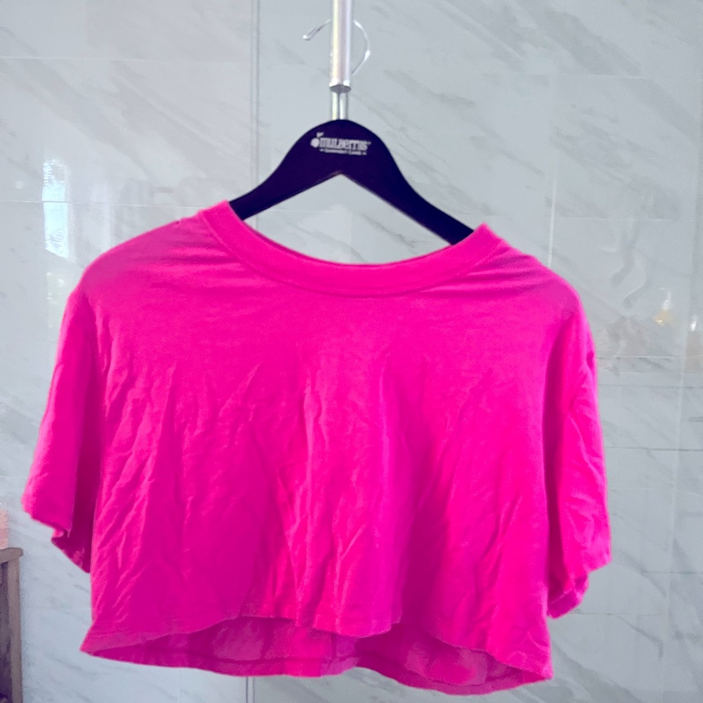 Rare sonic size 6 pink lululemon cropped t shirt